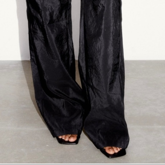 Wide leg satin pants. - Picture 5 of 14